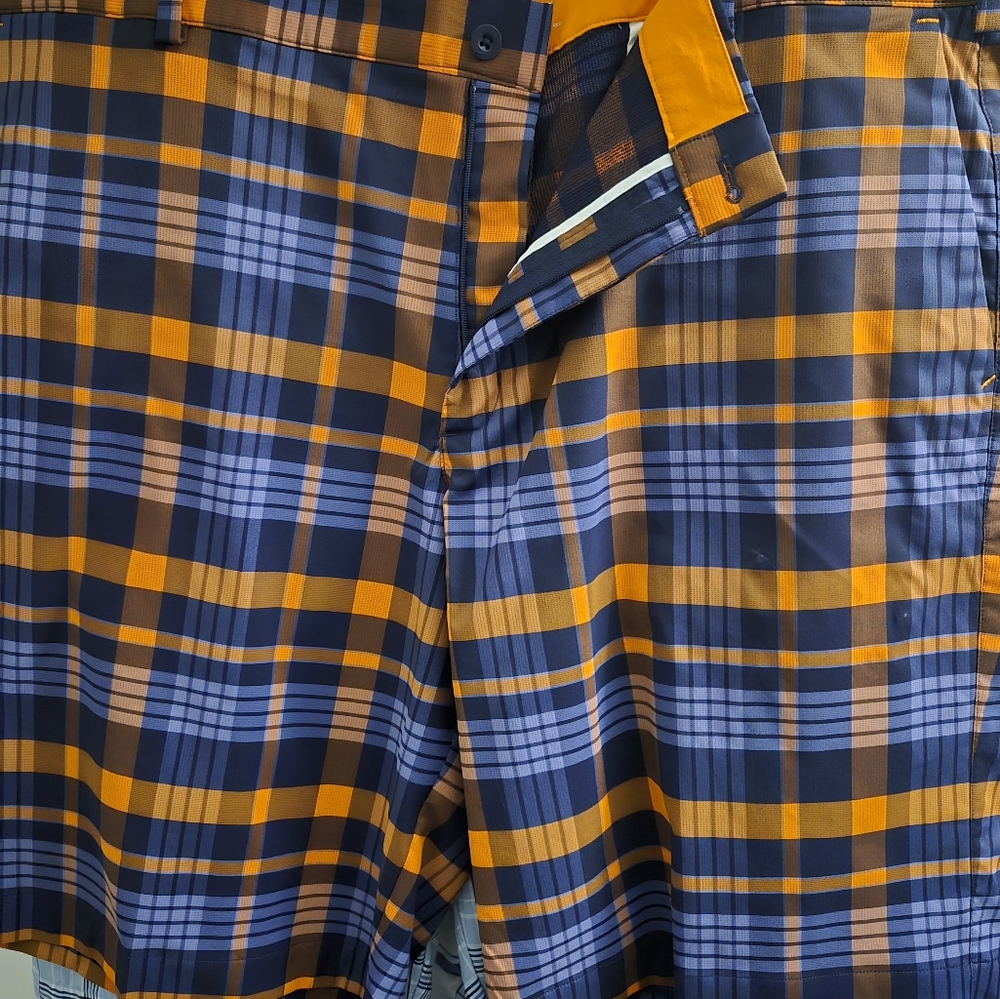 Men's  Plaid Shorts - Picture 4 of 7